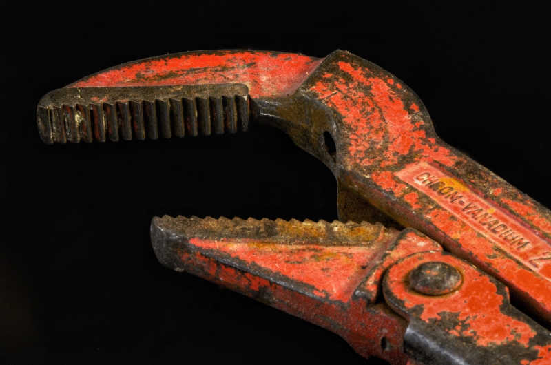 plombier-SOLLIES VILLE-min_pipe-wrench-318084